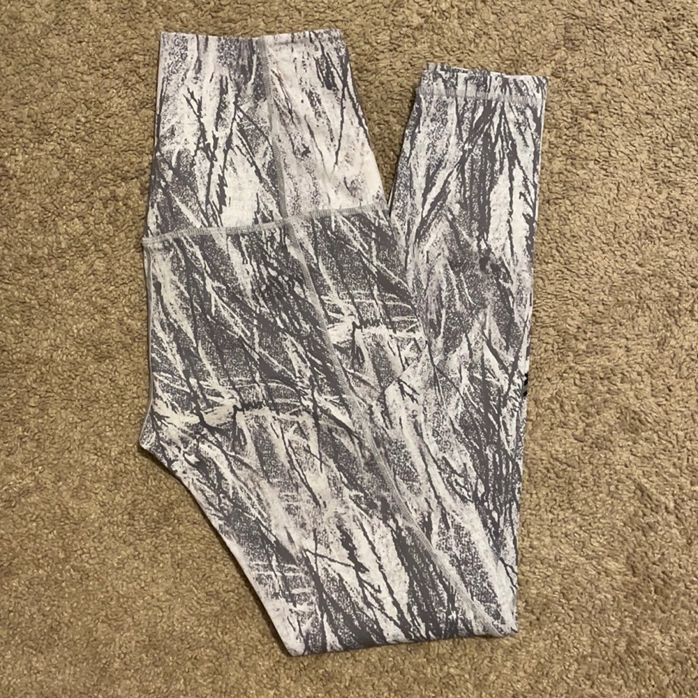 Ptula Size M Leggings